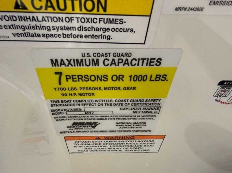 2026 Bayliner M17 - Full Windshield US-BLBX1244G526 [photo 11]